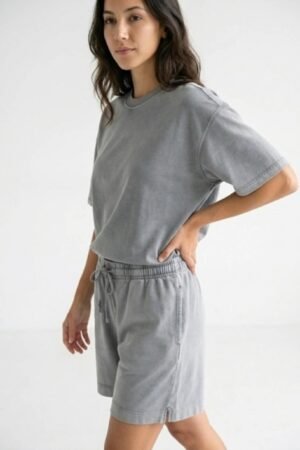 GARINTAS KOSTIUMĖLIS SU ŠORTAIS