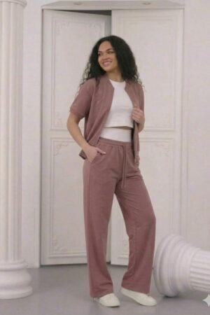 KOSTIUMĖLIS LAISVALAIKIUI